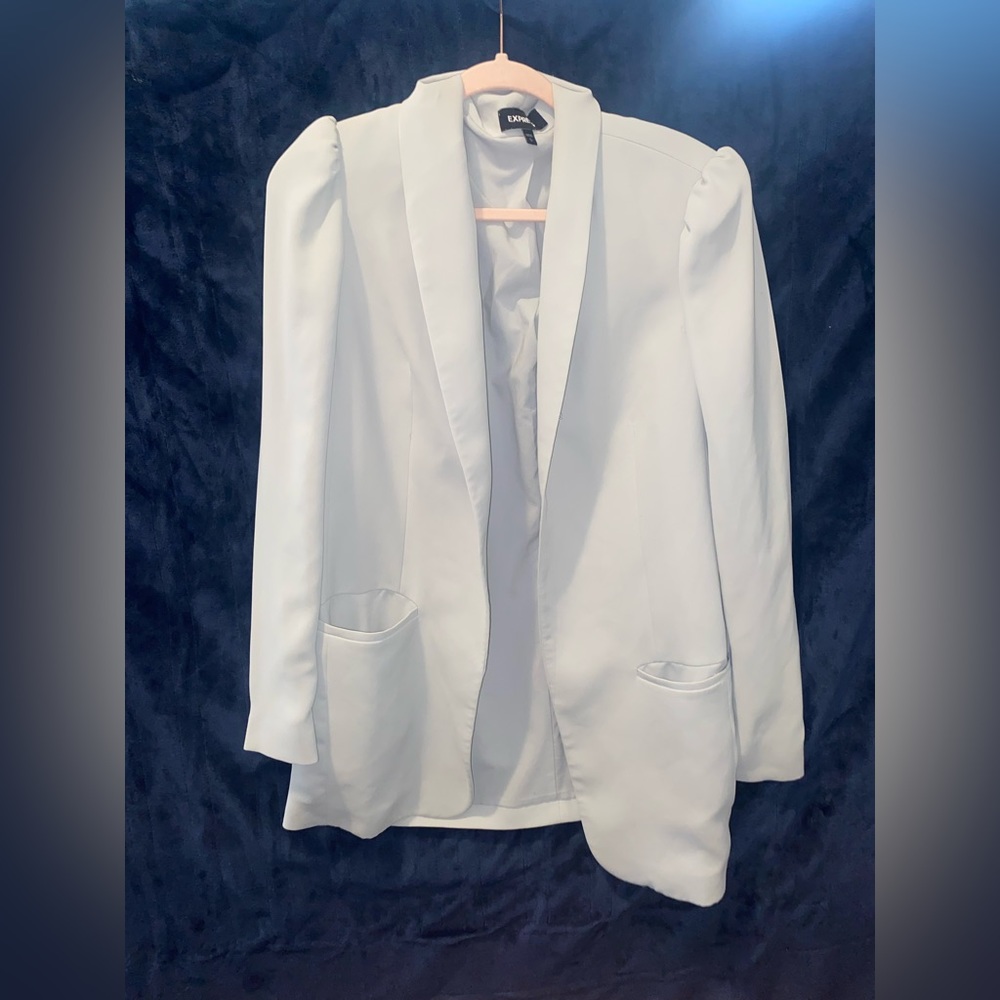 Express Boyfriend Style Blazer 💙 multiple items in mycloset, let’s make a deal